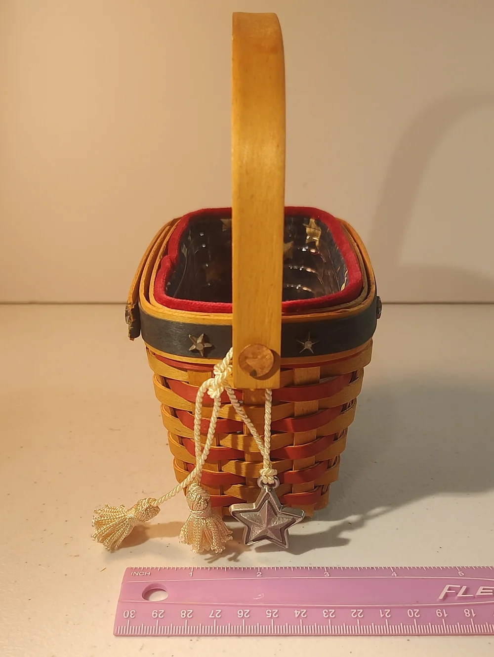 Longaberger 2001 Inaugural Basket, Liner, Plastic Protector & Dated Star Tie On